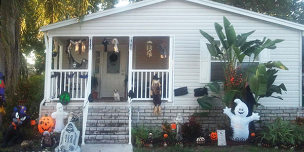 Customize-your-new-home-with-spooky-unique-Halloween-decorations2